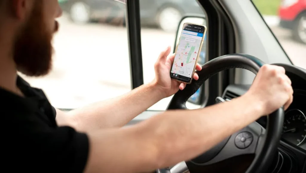 do-car-trackers-work-when-the-car-is-off-and-for-how-long