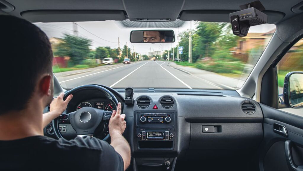 how-dash-cam-works-in-car-goes-beyond-just-knowing-that-it-records-video